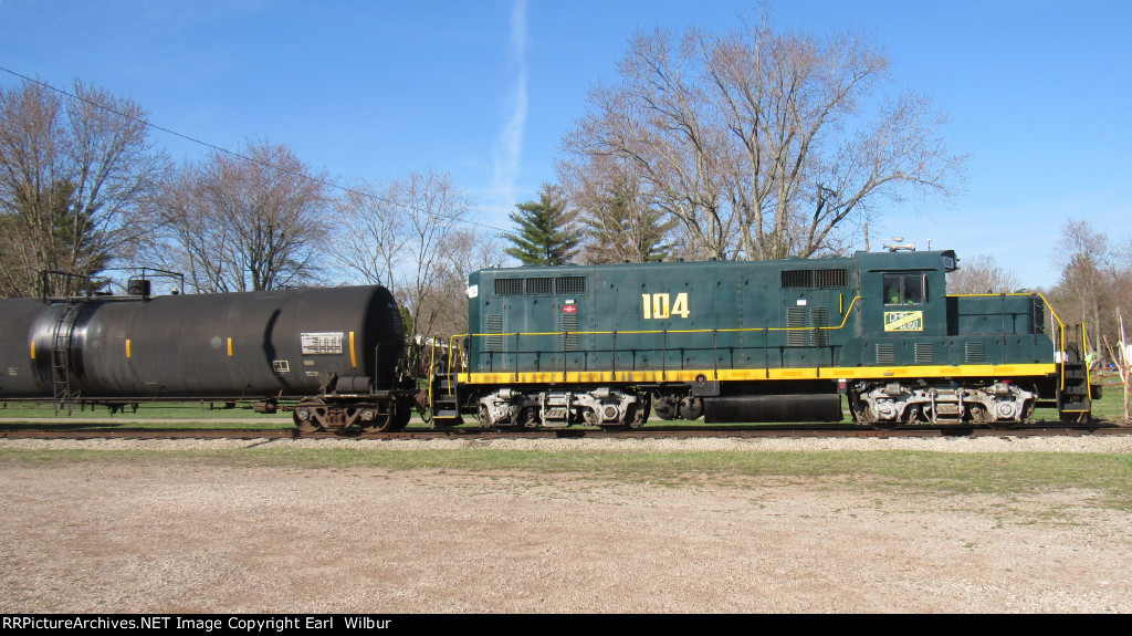 Ohio South Central Railroad (OSCR) 104